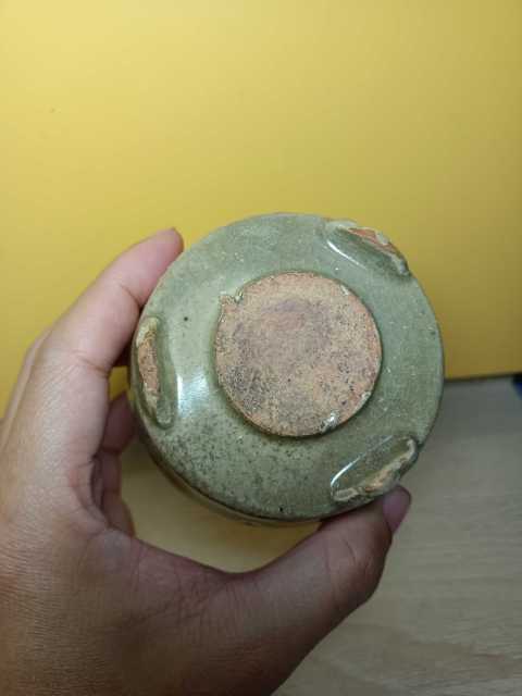 古玩陶瓷元代·龍泉青瓷三足爐拍賣，當前價格6666元