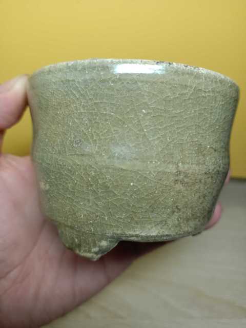 古玩陶瓷元代·龍泉青瓷三足爐拍賣，當前價格6666元