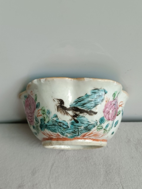 古玩陶瓷粉彩花鳥花卉紋花口貢碗拍賣,當(dāng)前價(jià)格498元