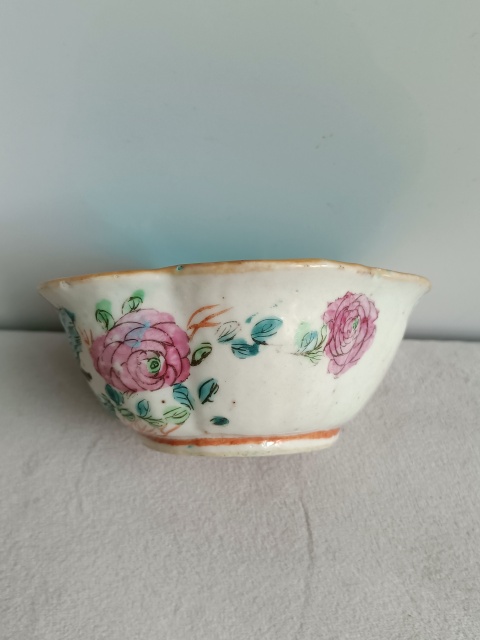 古玩陶瓷粉彩花鳥花卉紋花口貢碗拍賣,當(dāng)前價(jià)格498元