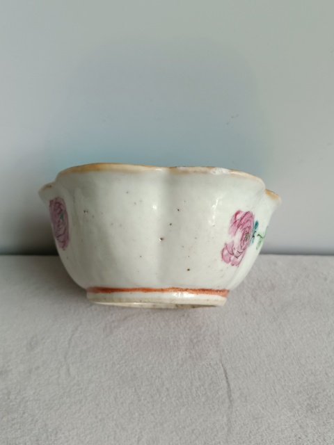古玩陶瓷粉彩花鳥花卉紋花口貢碗拍賣,當(dāng)前價(jià)格498元