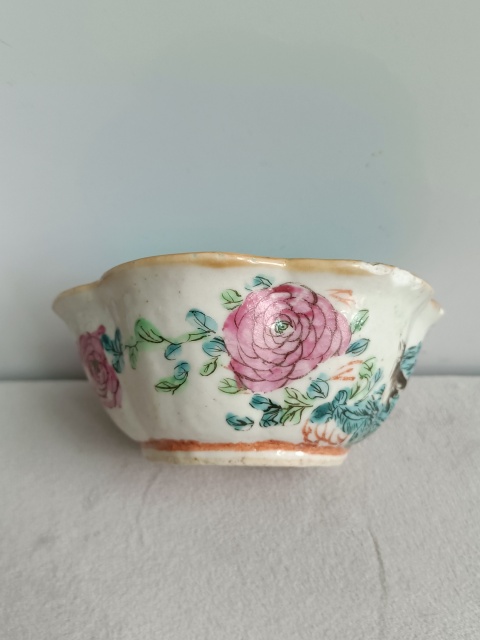 古玩陶瓷粉彩花鳥花卉紋花口貢碗拍賣,當(dāng)前價(jià)格498元