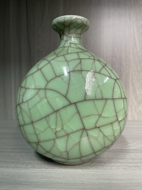 古玩陶瓷冬青 哥釉賞瓶拍賣,當(dāng)前價(jià)格450元