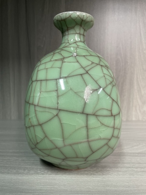 古玩陶瓷冬青 哥釉賞瓶拍賣,當(dāng)前價(jià)格450元