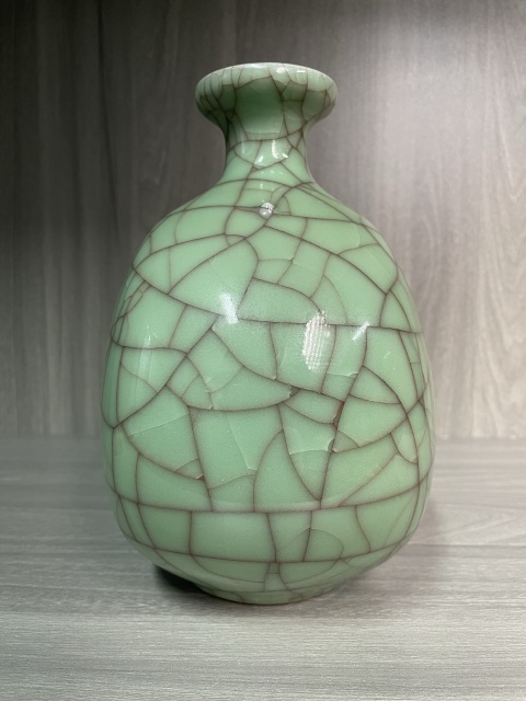 古玩陶瓷冬青 哥釉賞瓶拍賣,當(dāng)前價(jià)格450元