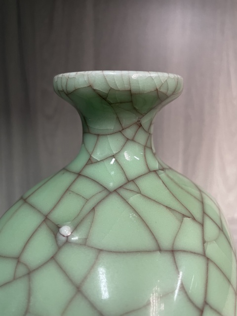 古玩陶瓷冬青 哥釉賞瓶拍賣,當(dāng)前價(jià)格450元