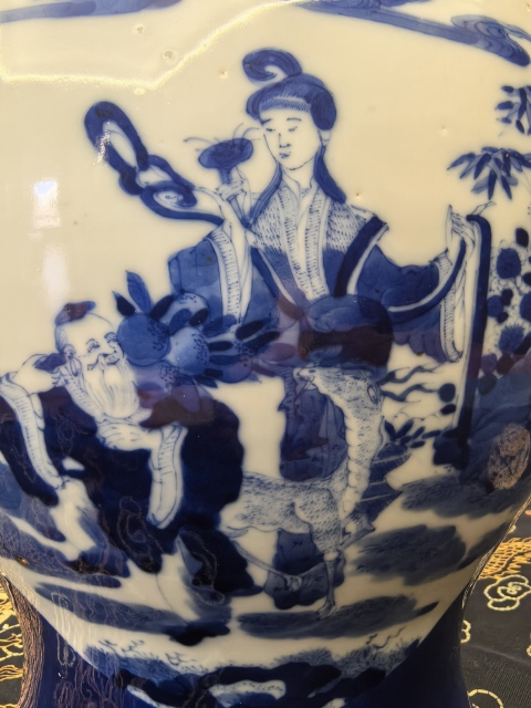 古玩陶瓷灑藍釉開窗青花神仙故事紋將軍罐拍賣,當前價格48888元