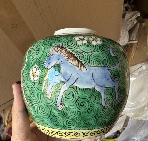 古玩陶瓷素三彩海馬紋茶葉罐拍賣,當(dāng)前價(jià)格2800元