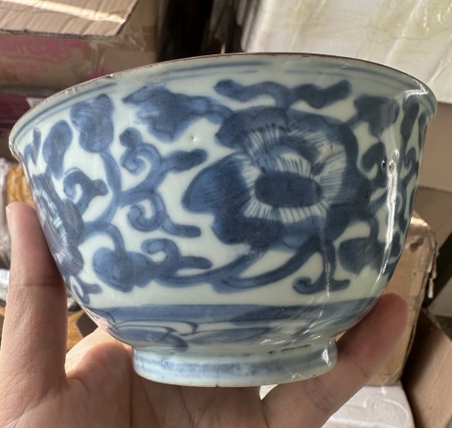 古玩陶瓷青花纏枝花卉紋茶碗拍賣，當(dāng)前價(jià)格2800元