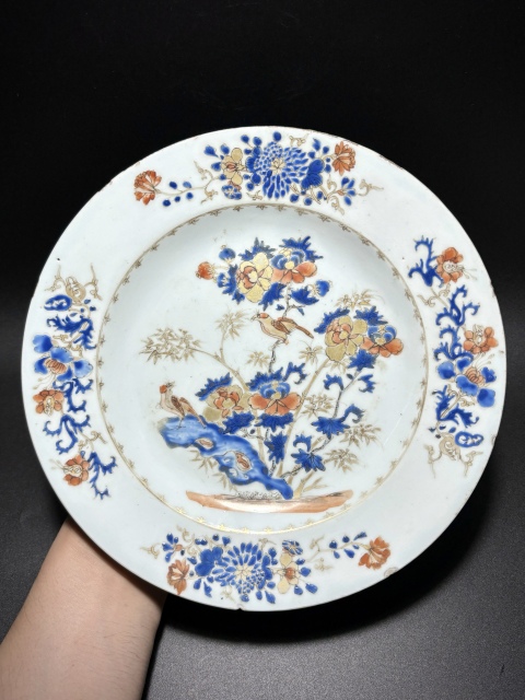 藍地描金團花紋小盌 雍正御製 款 唐物 中国古玩 中国美術 旧家蔵出品 A804 域鉴古玩】清雍正·蓝料彩描金矾红洞石花鸟纹折沿盘拍卖价格/图片