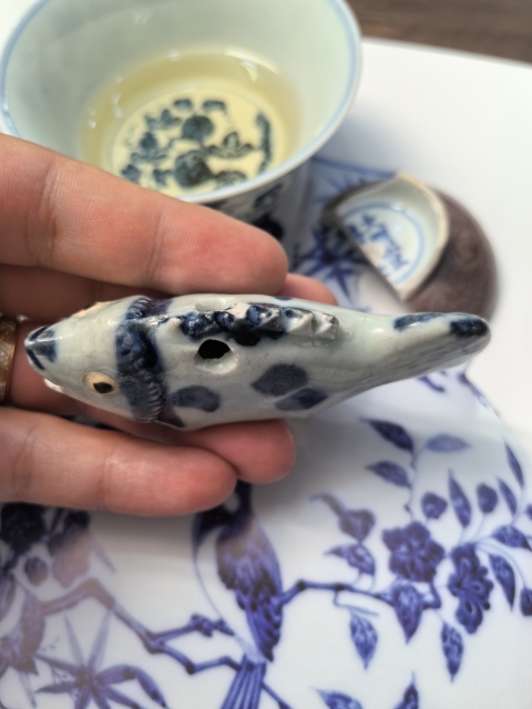 古玩陶瓷晚明青花仿生瓷鱖魚佩拍賣,當前價格3880元