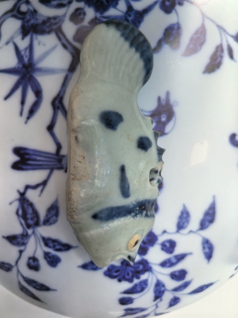 古玩陶瓷晚明青花仿生瓷鱖魚佩拍賣,當前價格3880元