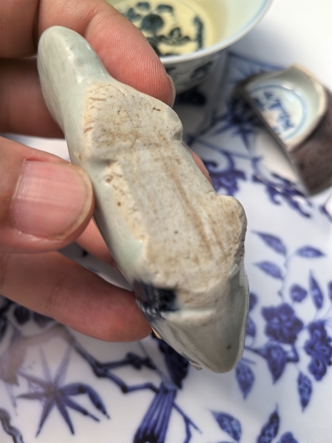 古玩陶瓷晚明青花仿生瓷鱖魚佩拍賣,當前價格3880元