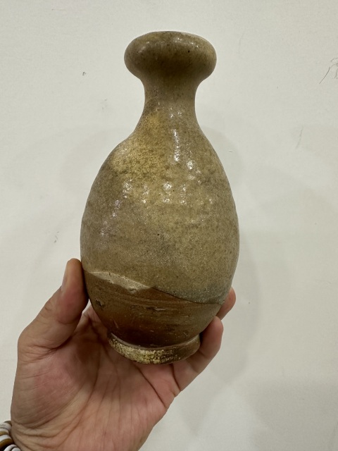 古玩陶瓷隋唐青瓷蒜頭瓶；拍賣，當(dāng)前價(jià)格28888元
