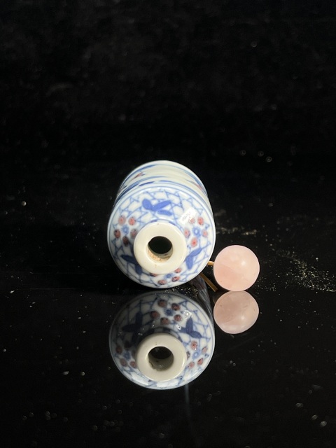 鼻煙壼 青花釉裏紅 清時代 康熙年製 唐物 中都国际拍品清康熙青花釉里红人物鼻烟壶-艺术搜索_张雄艺术网