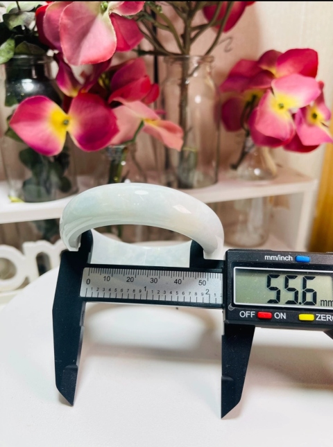 古玩玉器天然翡翠手鐲拍賣,當(dāng)前價(jià)格3000元