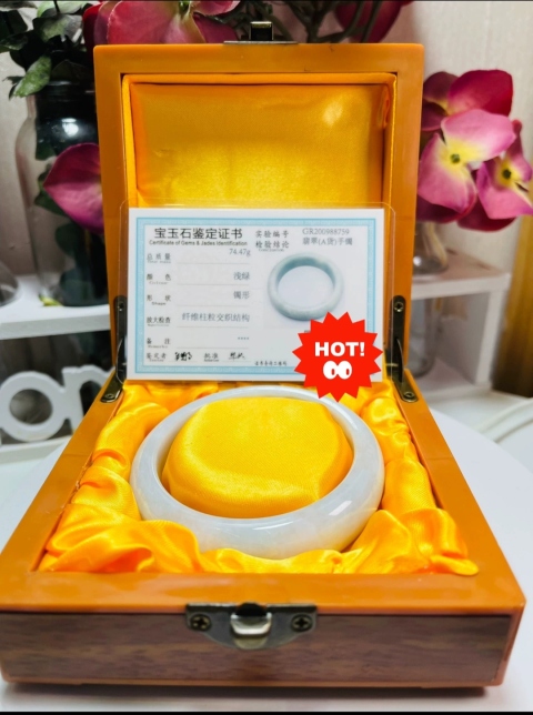 古玩玉器天然翡翠手鐲拍賣,當(dāng)前價(jià)格3000元