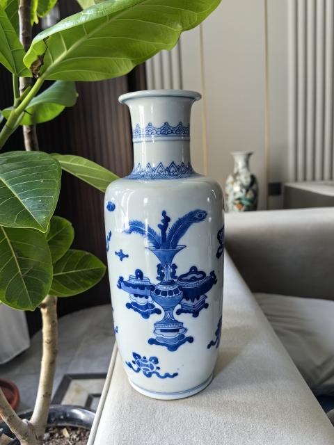 古玩陶瓷清康熙青花博古紋棒槌瓶拍賣，當前價格29800元