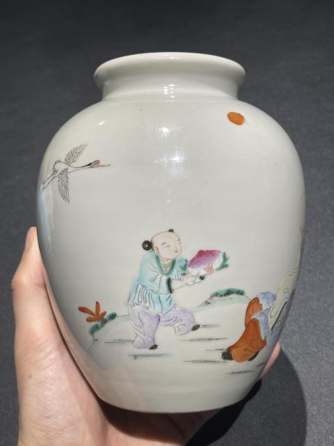 古玩陶瓷清代粉彩靈童獻壽太白罐拍賣，當前價格18888元