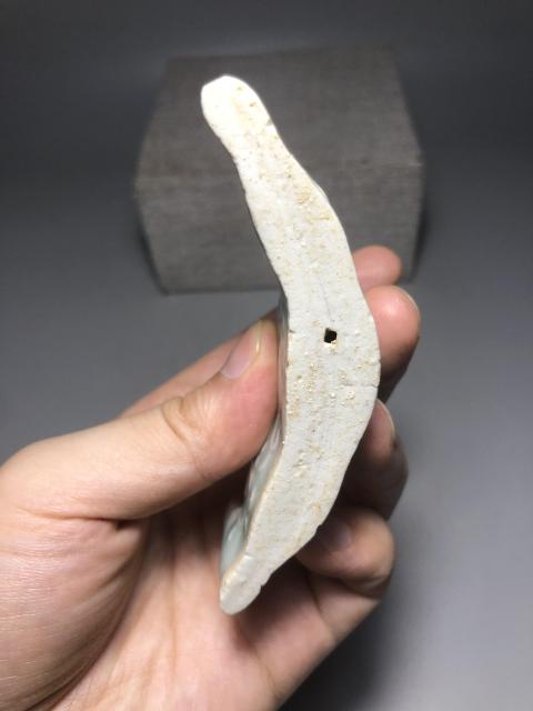 古玩陶瓷清乾隆,景德鎮(zhèn)窯豆青釉花卉紋筆架拍賣,當前價格3000元