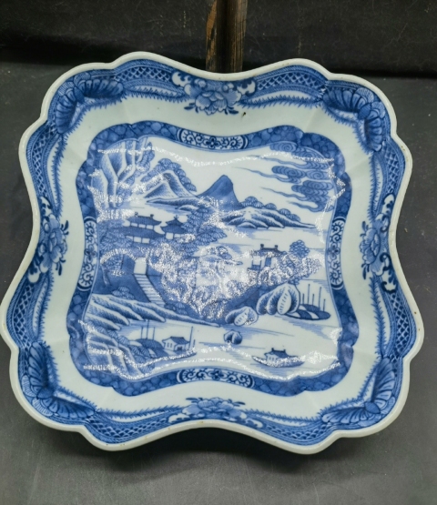 古玩陶瓷清乾隆,山水紋青花花口盤拍賣,當前價格4500元