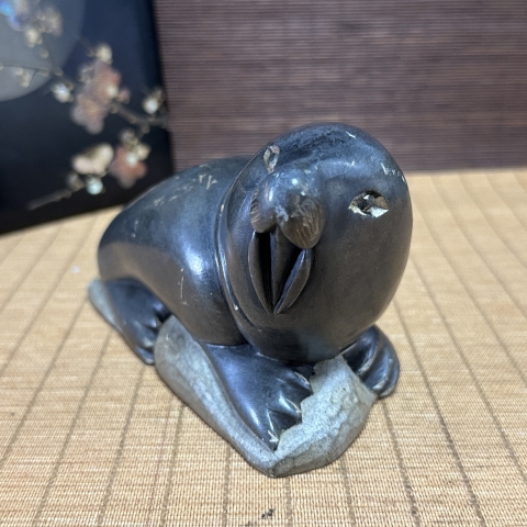 古玩玉器煤晶石雕“海豹”擺件拍賣,當前價格999元
