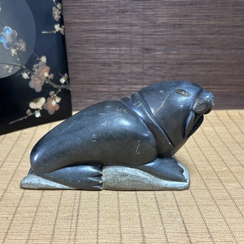 古玩玉器煤晶石雕“海豹”擺件拍賣,當前價格999元