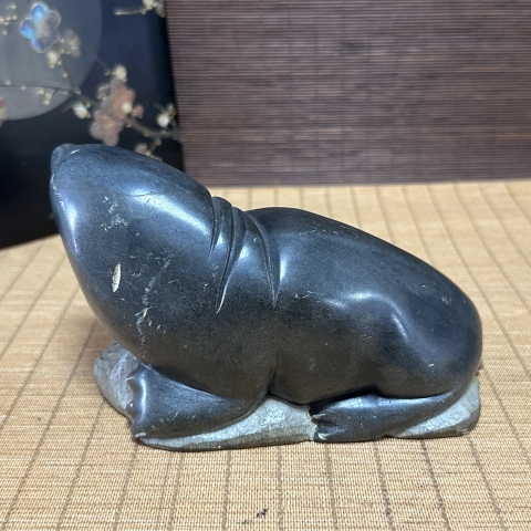 古玩玉器煤晶石雕“海豹”擺件拍賣,當前價格999元
