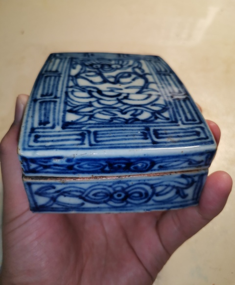 古玩陶瓷青花淡描蝠紋方印盒拍賣,當前價格750元