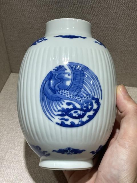 清代康熙團鳳紋瓜棱小罐拍賣，當前價格18888元