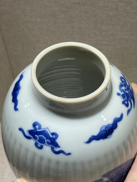 古玩陶瓷清代康熙團鳳紋瓜棱小罐拍賣，當前價格18888元
