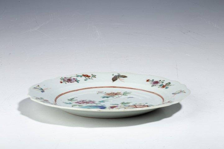 中国古美術品　清の乾隆時代　粉彩花卉洞石中皿　本物保証　23cm 域鉴古玩】清乾隆·粉彩洞石花卉纹花口盘拍卖价格/图片/值多少钱