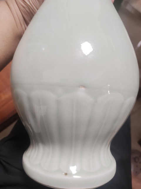 古玩陶瓷青釉瓶拍賣，當(dāng)前價(jià)格2500元