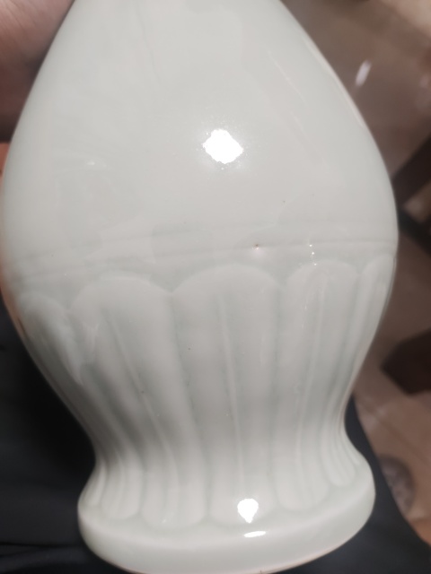 古玩陶瓷青釉瓶拍賣，當(dāng)前價(jià)格2500元