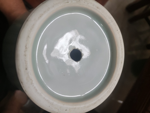 古玩陶瓷青釉瓶拍賣，當(dāng)前價(jià)格2500元