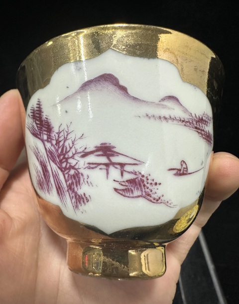 古玩陶瓷民國金地開窗胭脂紅山水紋鈴鐺杯拍賣，當前價格588元
