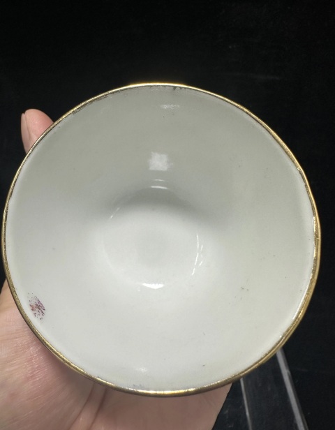 古玩陶瓷民國金地開窗胭脂紅山水紋鈴鐺杯拍賣，當前價格588元