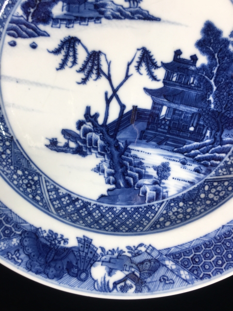 古玩陶瓷乾隆青花山水樓閣紋深腹折沿盤拍賣，當前價格1588元