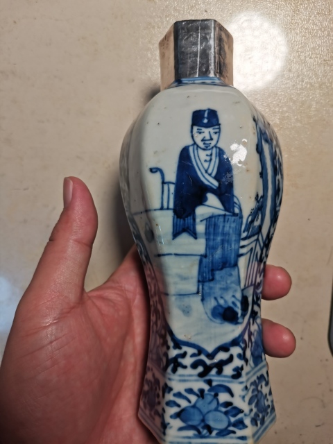 古玩陶瓷青花人物故事紋六方瓶拍賣，當(dāng)前價格800元