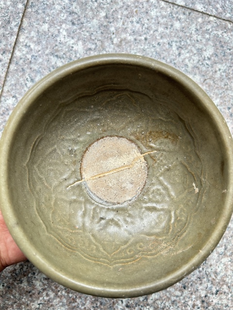 古玩陶瓷龍泉窯青釉印花碗拍賣,當(dāng)前價(jià)格288元