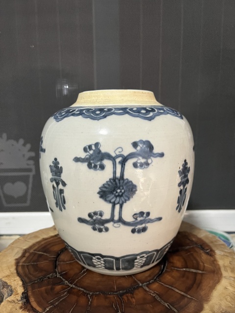 古玩陶瓷康熙花間壽字紋青花罐拍賣,當(dāng)前價格3888元