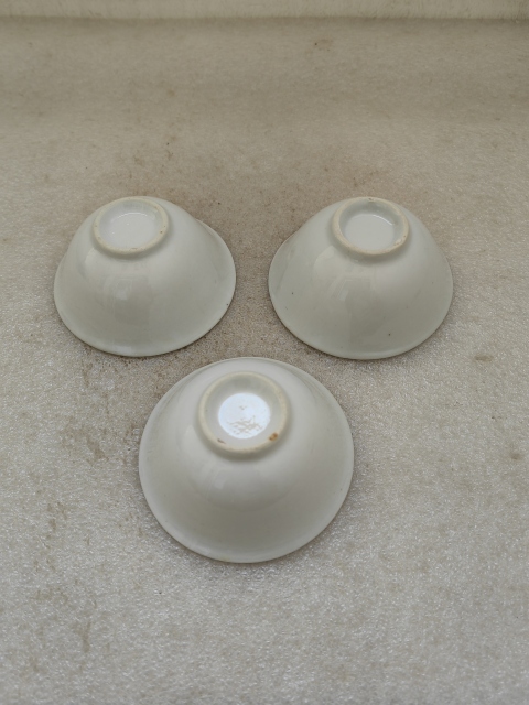 古玩陶瓷白釉撇口杯拍賣,當(dāng)前價(jià)格260元