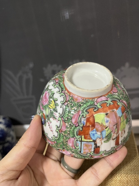 古玩陶瓷清中晚期廣彩人物故事紋瓜棱茶碗拍賣,當前價格985元