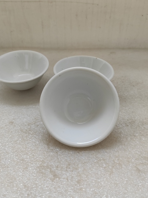古玩陶瓷白釉撇口杯拍賣,當(dāng)前價(jià)格260元