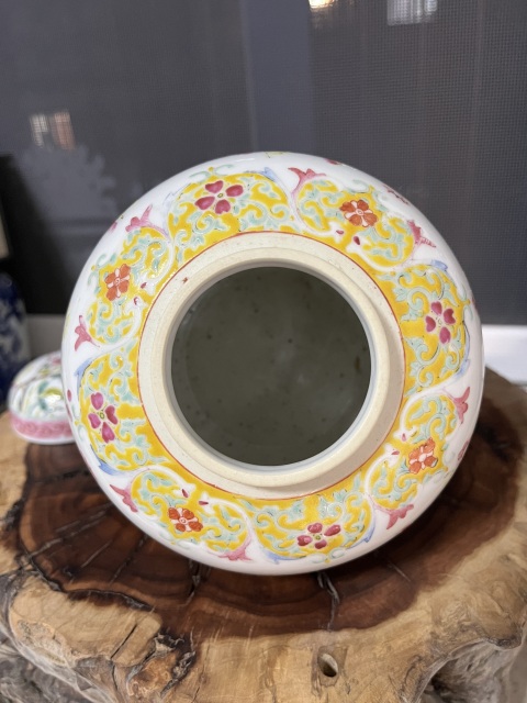 古玩陶瓷粉彩雉雞花卉紋蓋罐拍賣，當(dāng)前價(jià)格3200元