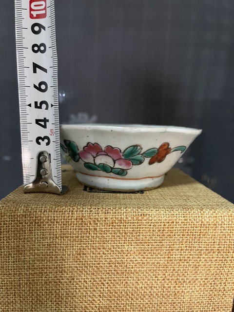 古玩陶瓷晚清粉彩花卉紋葵口碗拍賣,當前價格0元