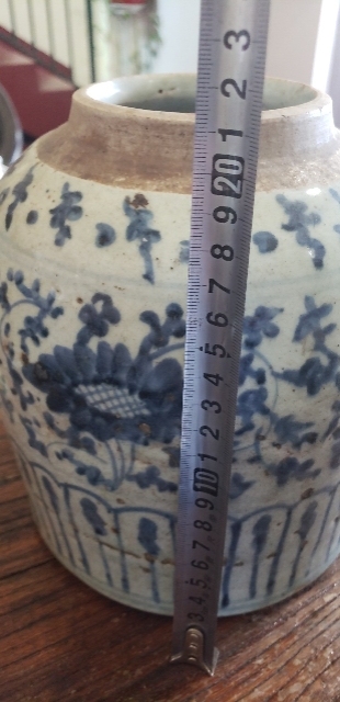 古玩陶瓷青花纏枝花紋罐拍賣(mài),當(dāng)前價(jià)格450元