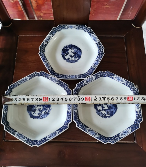 古玩陶瓷晚清民國龍紋青花六邊盤3只拍賣,當前價格280元