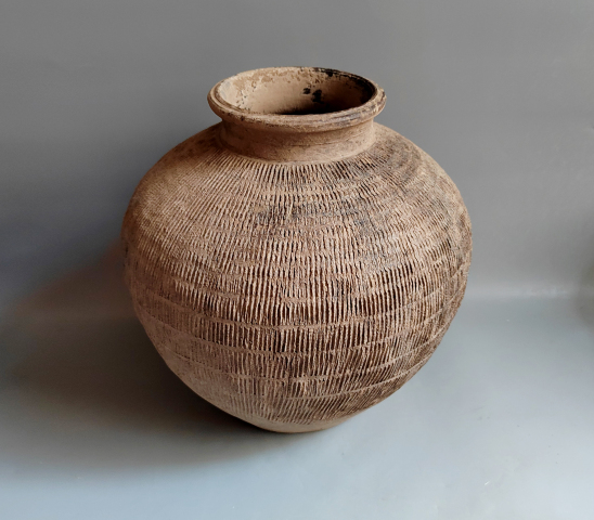 古玩陶瓷戰(zhàn)漢繩紋大罐拍賣,當(dāng)前價(jià)格1866元