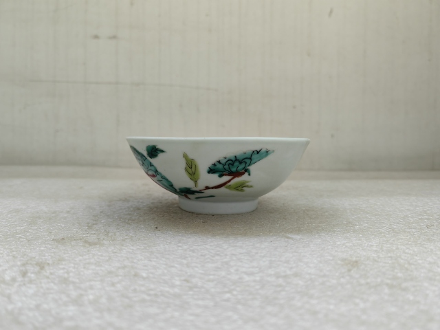 古玩陶瓷粉彩蝶戀花碗拍賣,當前價格450元